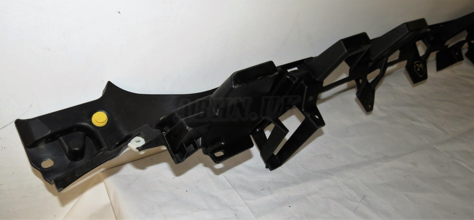 LR Discovery 5 MK5 L462 /15-23 Rear Bumper Middle Plastic Bracket HY32-17B861-AC - Image 4