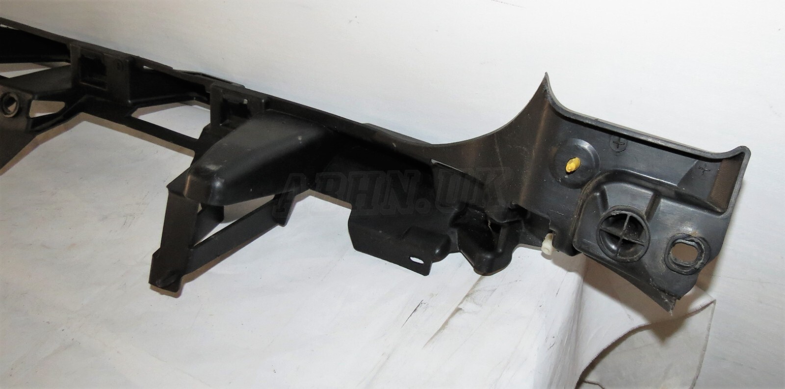 LR Discovery 5 MK5 L462 /15-23 Rear Bumper Middle Plastic Bracket HY32-17B861-AC - Image 7