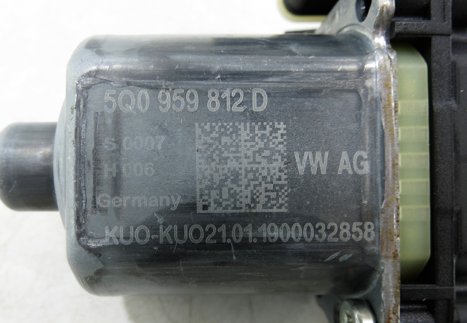 5Q0959812D Audi A1 MK2 GBA 18-23 Genuine Rear Right Door Window Regulator Motor - Image 14