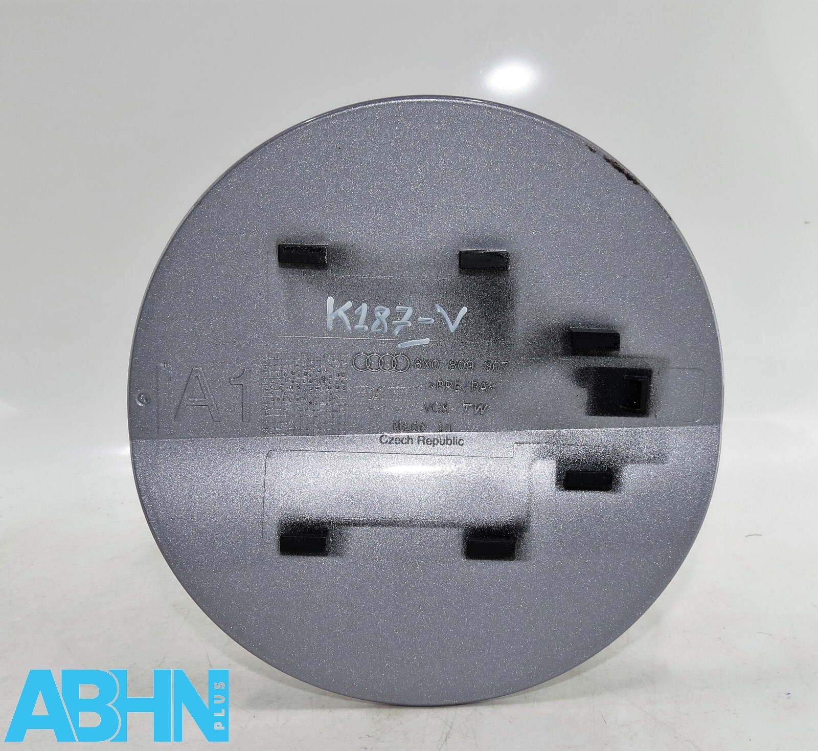 Audi A1 8X (2010 - 2018) Hatchback Fuel Flap Cover 8X0809907 VG5 Met Silver-Grey - Image 2