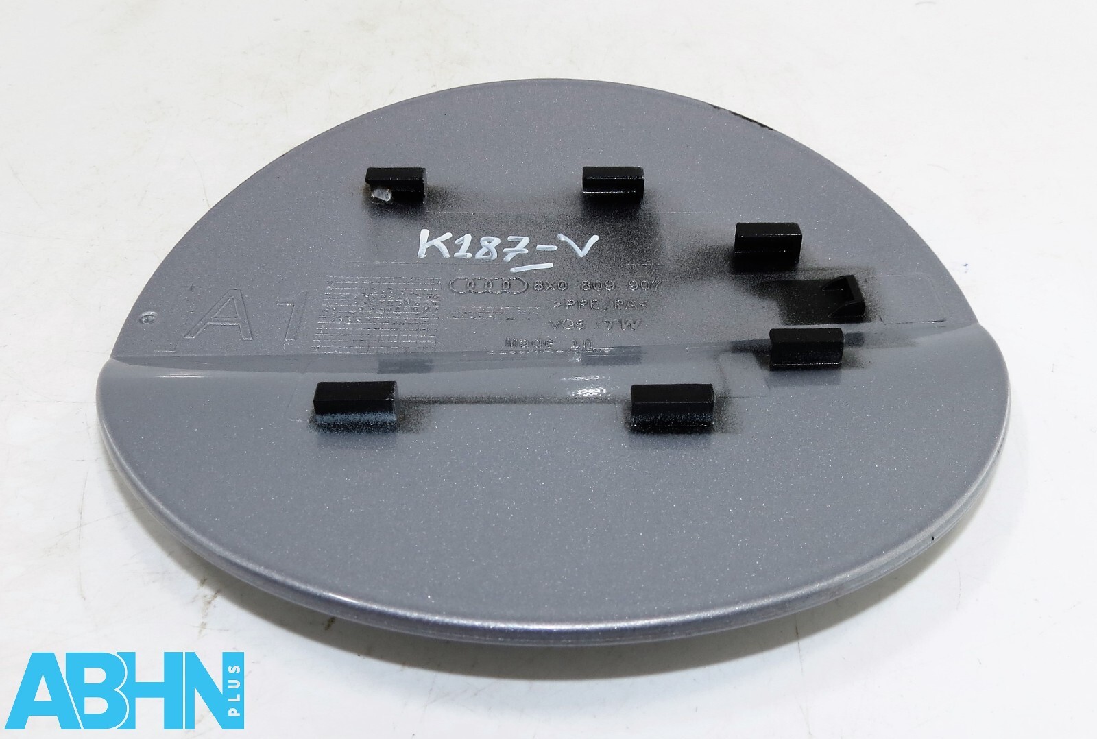 Audi A1 8X (2010 - 2018) Hatchback Fuel Flap Cover 8X0809907 VG5 Met Silver-Grey - Image 5