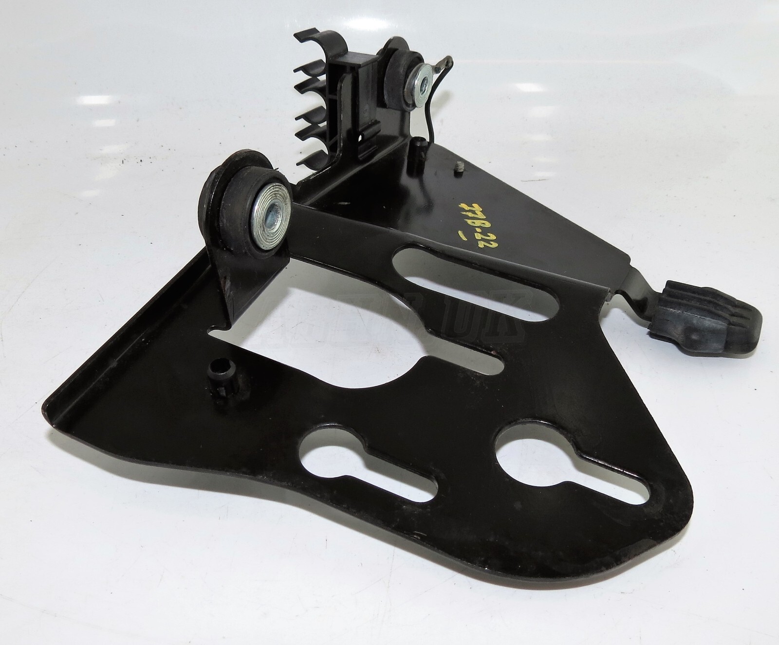 Genuine Range Rover Sport L494 3.0 Diesel Fuel Filter Bracket only DPLA9B262BA - Image 6