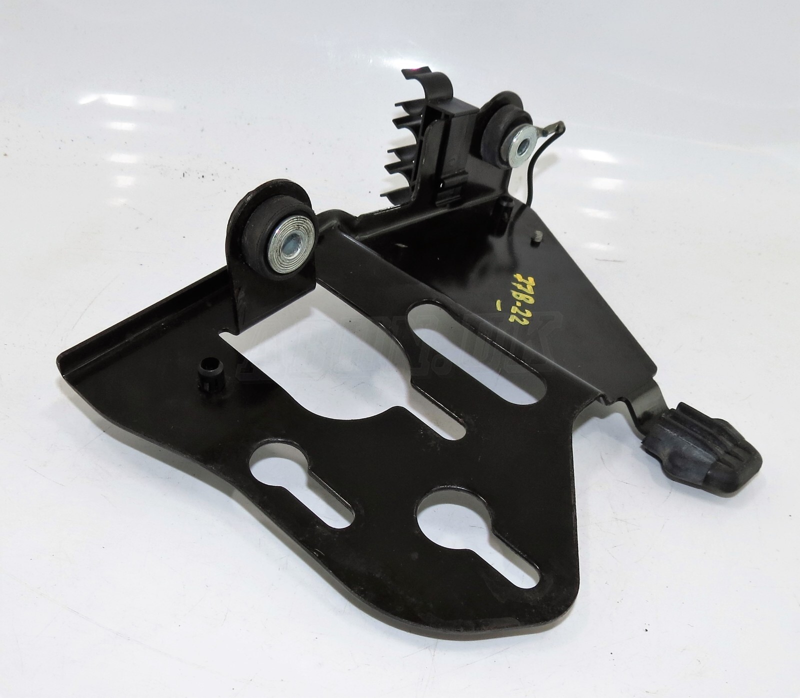 Genuine Range Rover Sport L494 3.0 Diesel Fuel Filter Bracket only DPLA9B262BA - Image 8