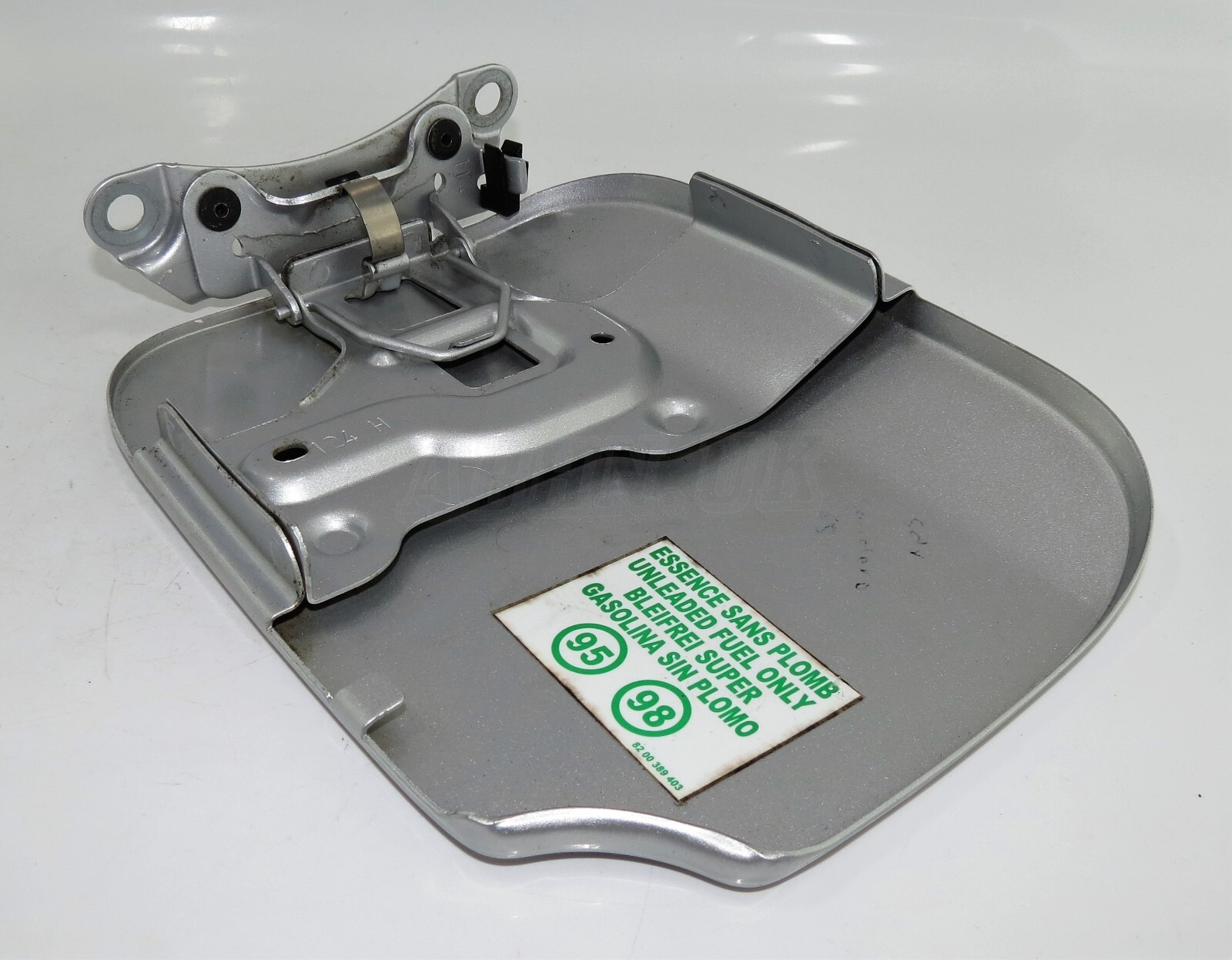 Dacia Sandero Stepway (2012- 2020) Fuel Filler Flap Filler Cover Metallic Silver - Image 6