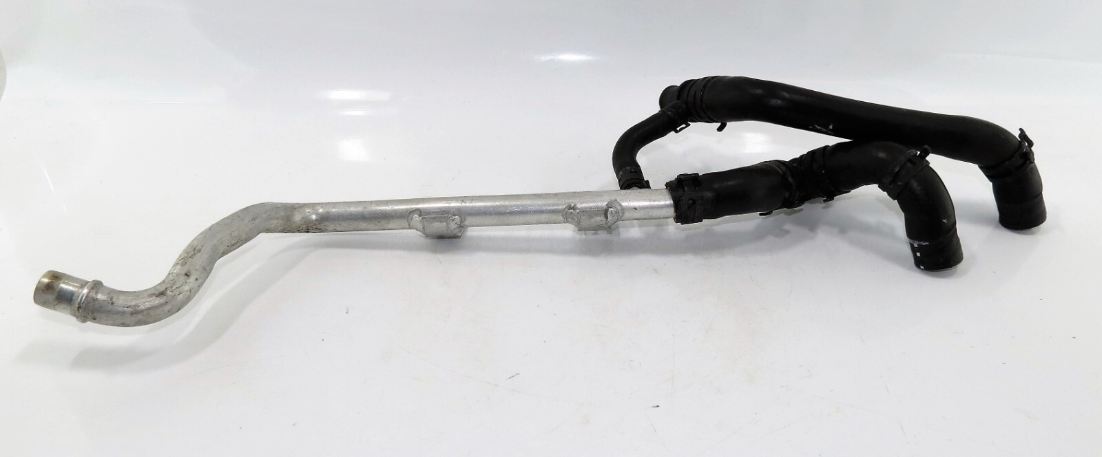 Land Rover Jaguar (12 - 23) 3.0 Diesel Water Coolant Hose Pipe CPLA-18B402-CD - Image 3