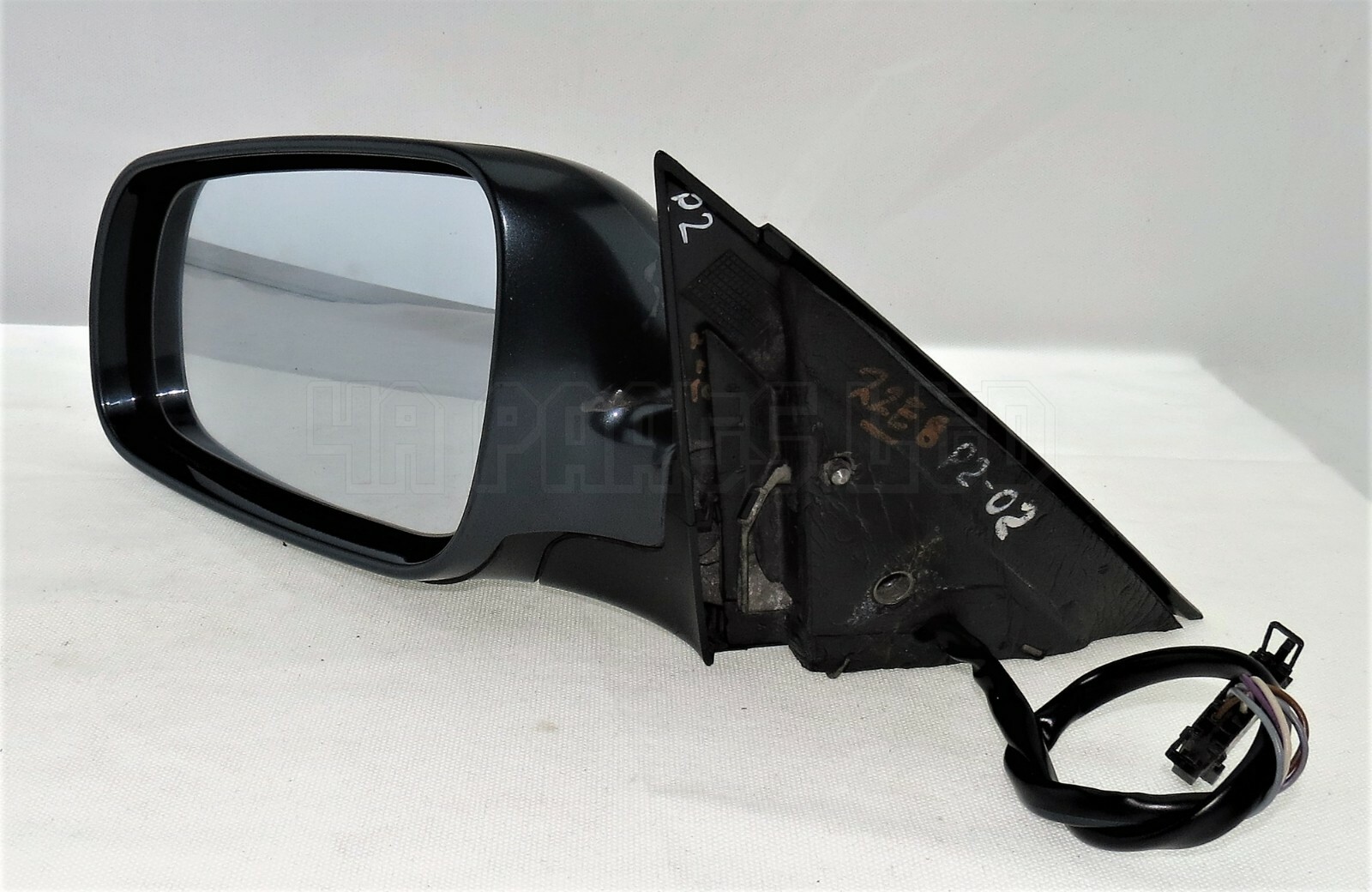 VW Passat B5 (1996-2003) Left Side Electric Heated Door Mirror in Metallic Grey - Image 2