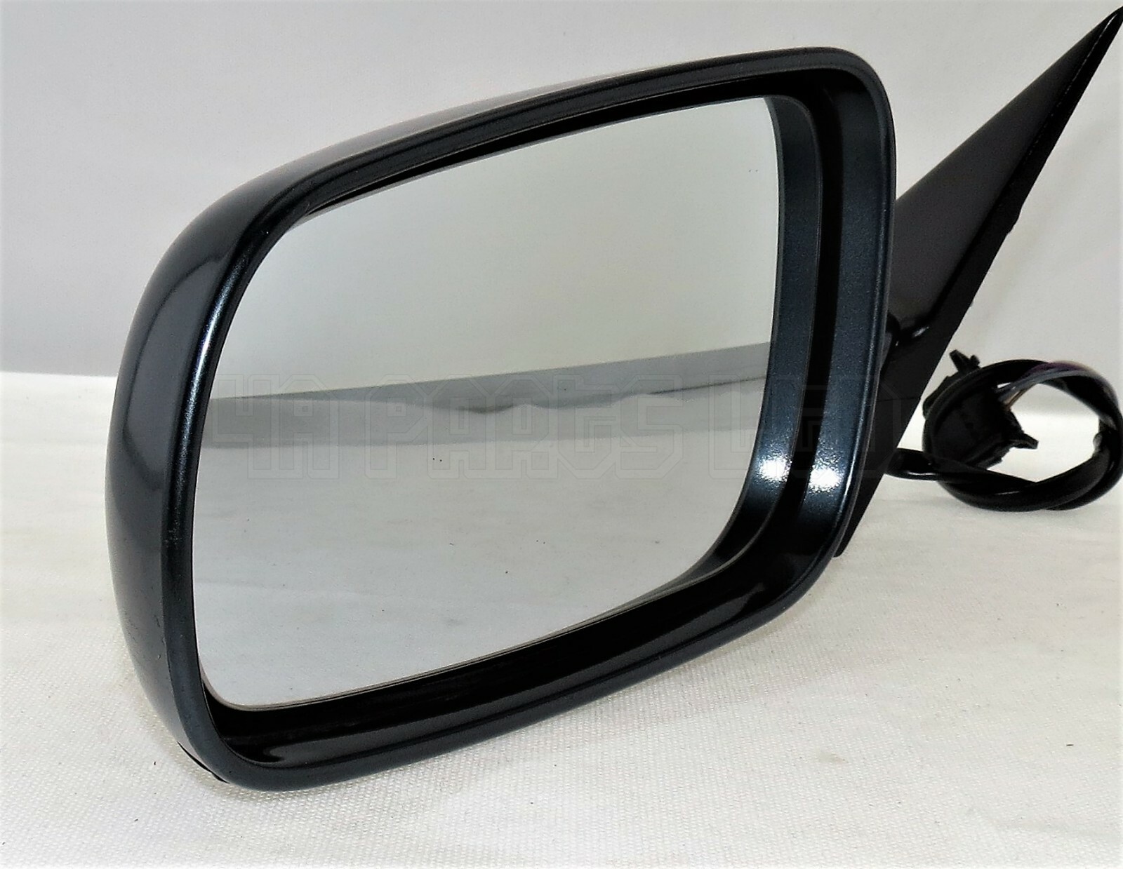 VW Passat B5 (1996-2003) Left Side Electric Heated Door Mirror in Metallic Grey - Image 4