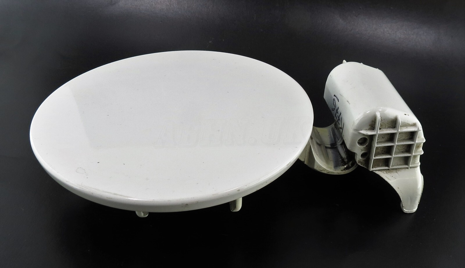 Kia Rio Mk2 JB 5-Door (2005 - 2011) Fill-In Fuel Flap Cover 69510-1G200 White - Image 3