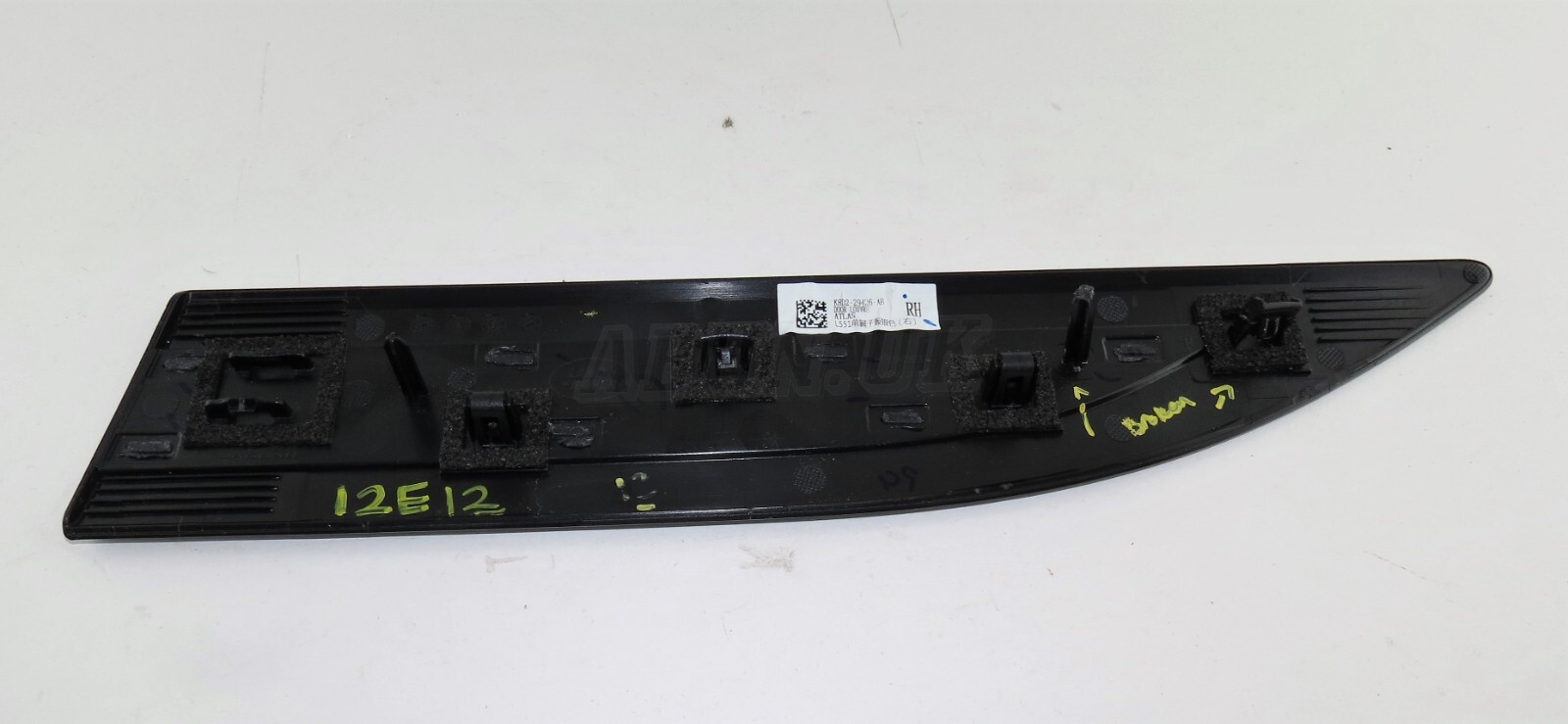 K8D229426AB Range Rover Evoque L551 Right Side Door Trim Atlas/ Silver - Image 2