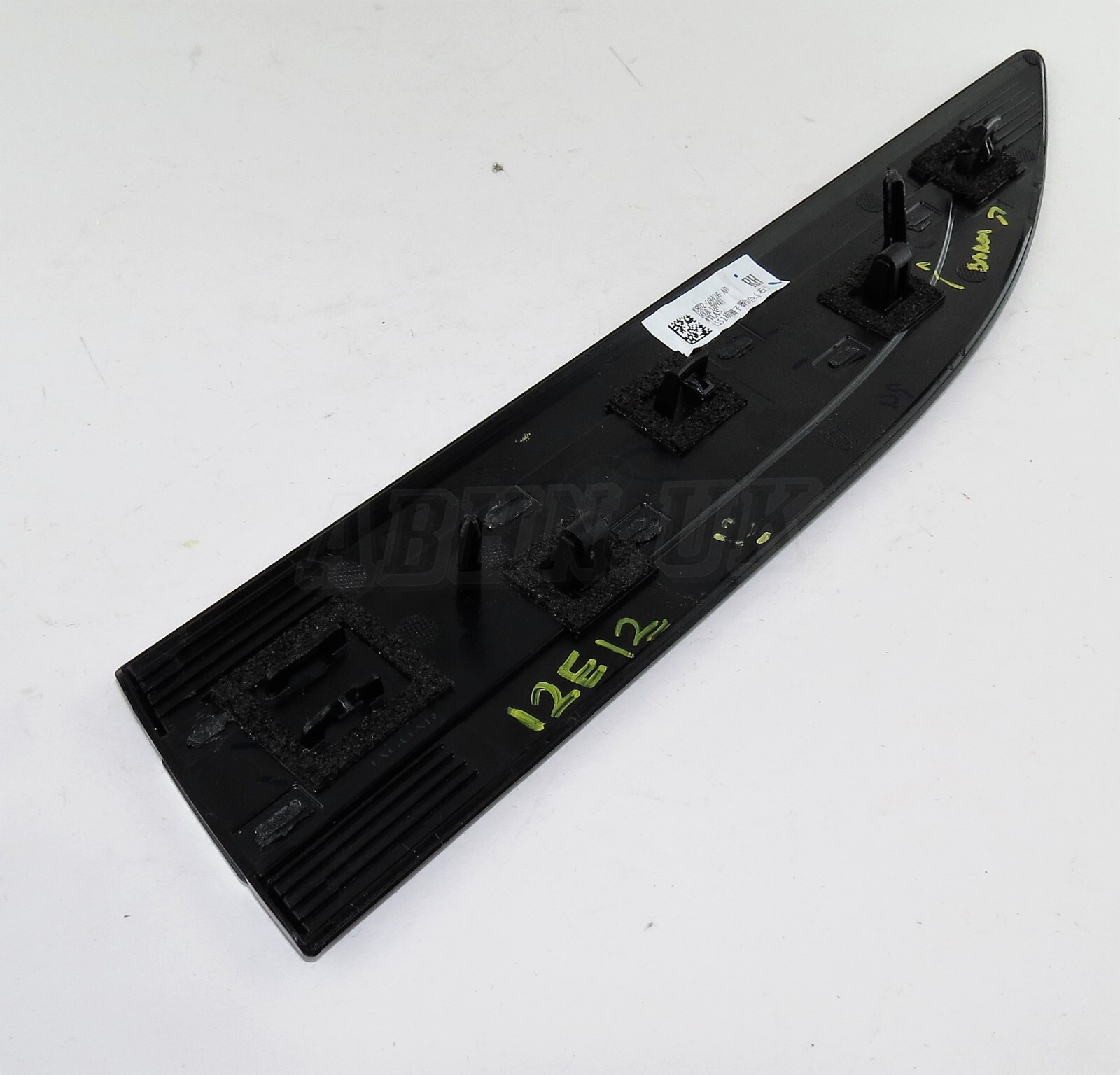 K8D229426AB Range Rover Evoque L551 Right Side Door Trim Atlas/ Silver - Image 5