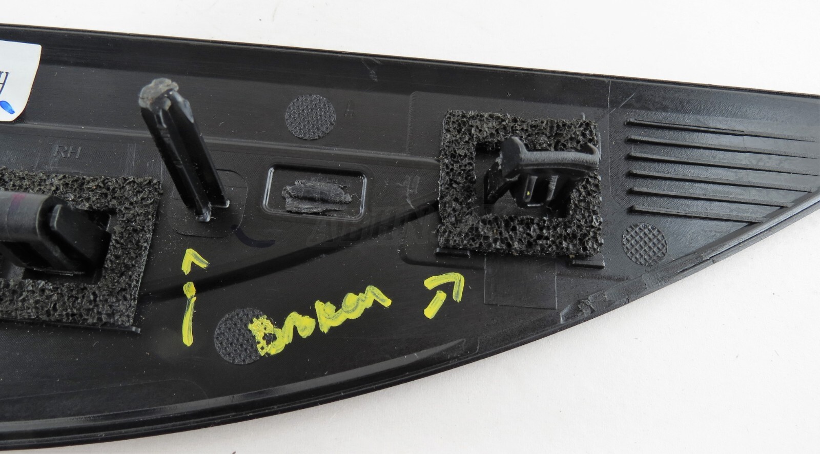 K8D229426AB Range Rover Evoque L551 Right Side Door Trim Atlas/ Silver - Image 7