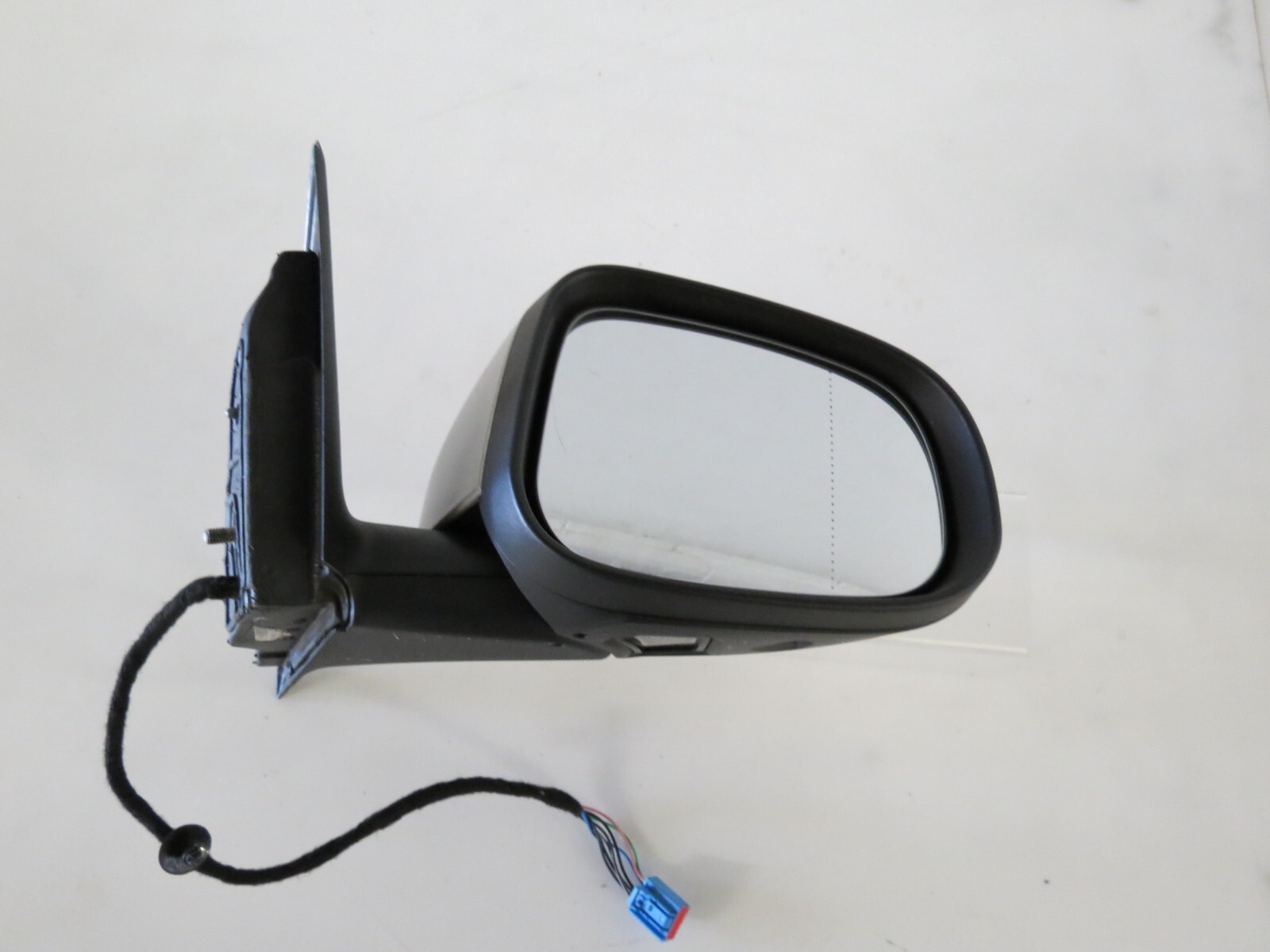 Volvo V50 MK2 (07- 12) Right Side Power Folding Wing Mirror Met Silver 8-Wires - Image 4