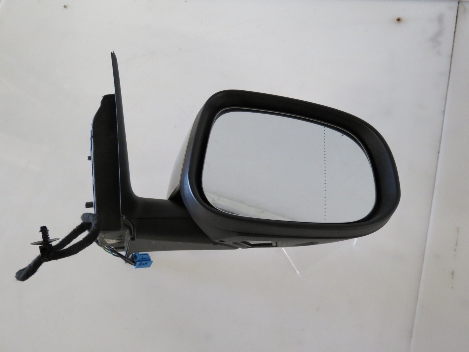 Volvo V50 MK2 (07- 12) Right Side Power Folding Wing Mirror Met Silver 8-Wires - Image 6