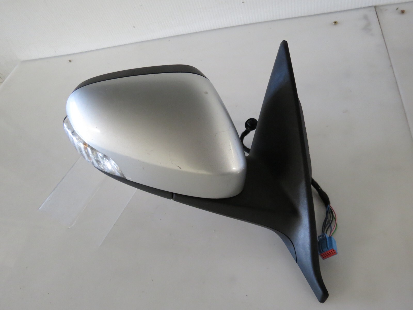 Volvo V50 MK2 (07- 12) Right Side Power Folding Wing Mirror Met Silver 8-Wires - Image 10