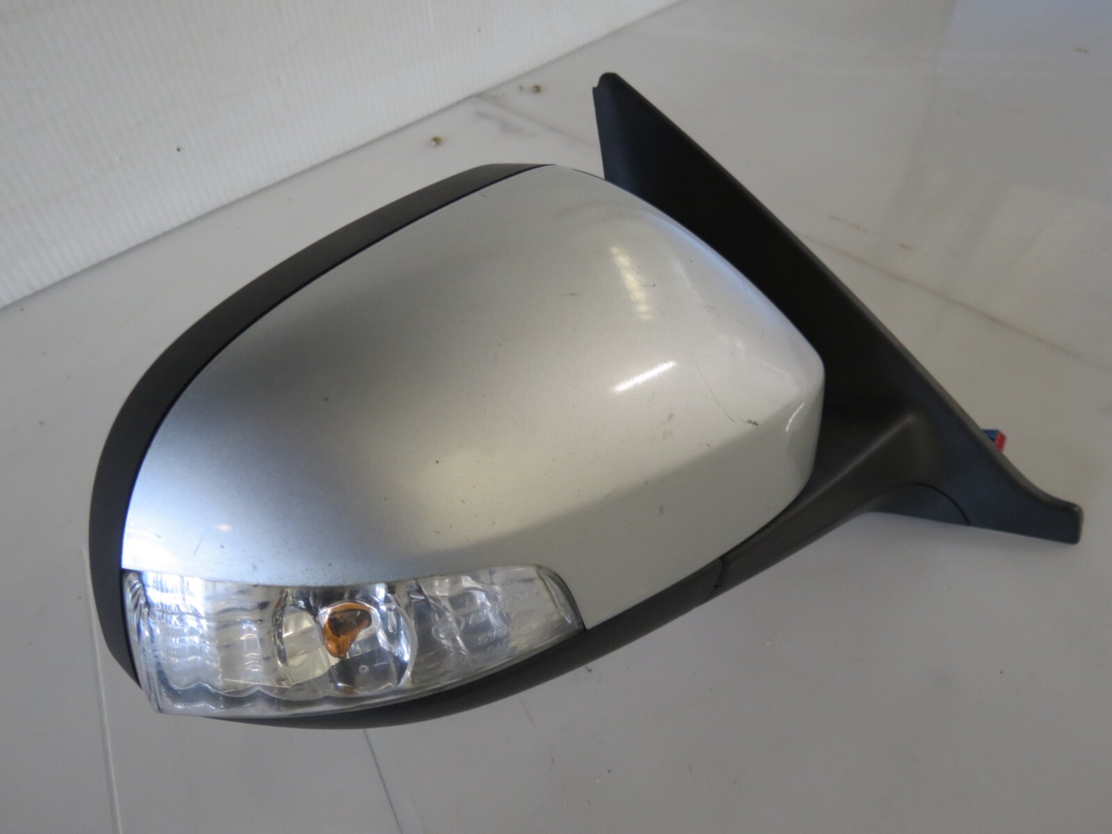 Volvo V50 MK2 (07- 12) Right Side Power Folding Wing Mirror Met Silver 8-Wires - Image 11