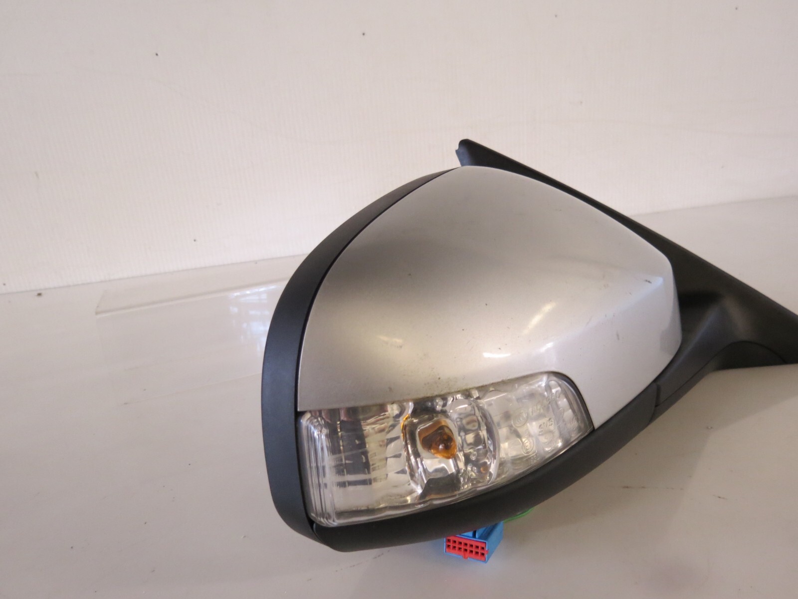 Volvo V50 MK2 (07- 12) Right Side Power Folding Wing Mirror Met Silver 8-Wires - Image 16