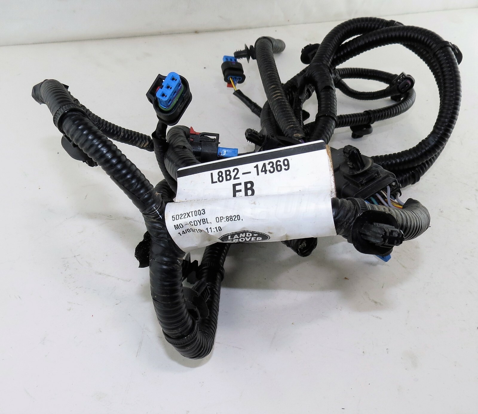 L8B214369EB Land Rover Defender L663 Genuine Rear 6x Parking Sensor Harness Cut - Image 3