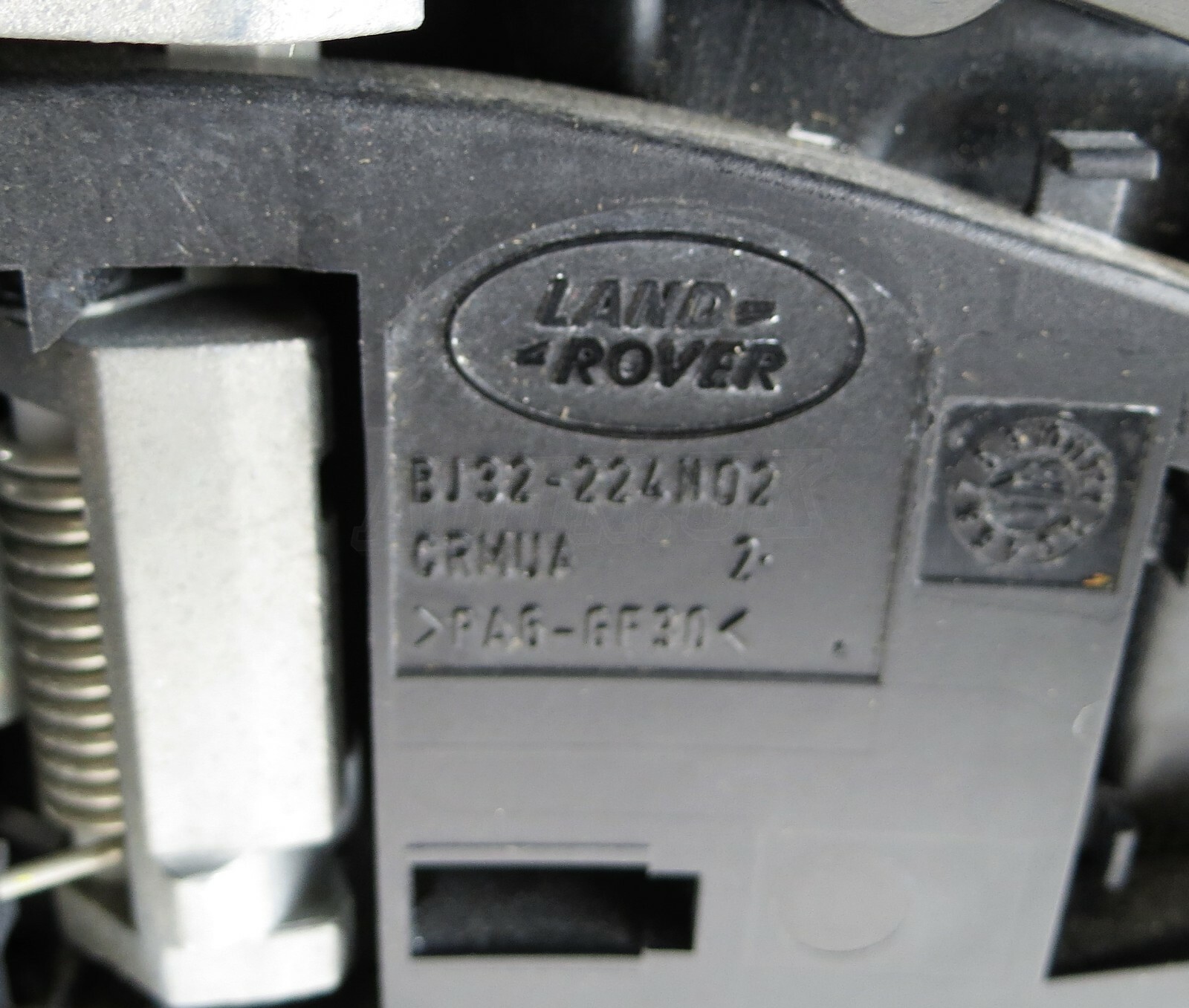 Discovery MK5 L462 RHD Exterior Front Right Keyless Entry Door Handle Met Black - Image 9