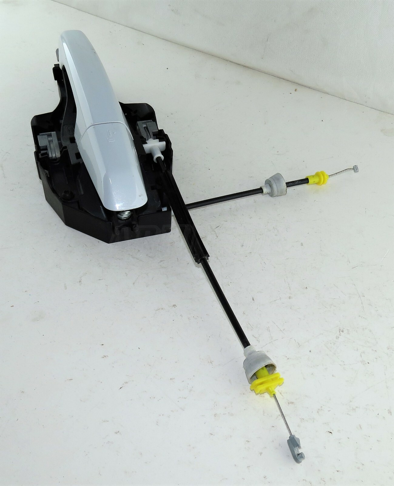 Discovery 5 L462 LHD Exterior Front Right Keyless Entry Door Handle Yulong White - Image 5