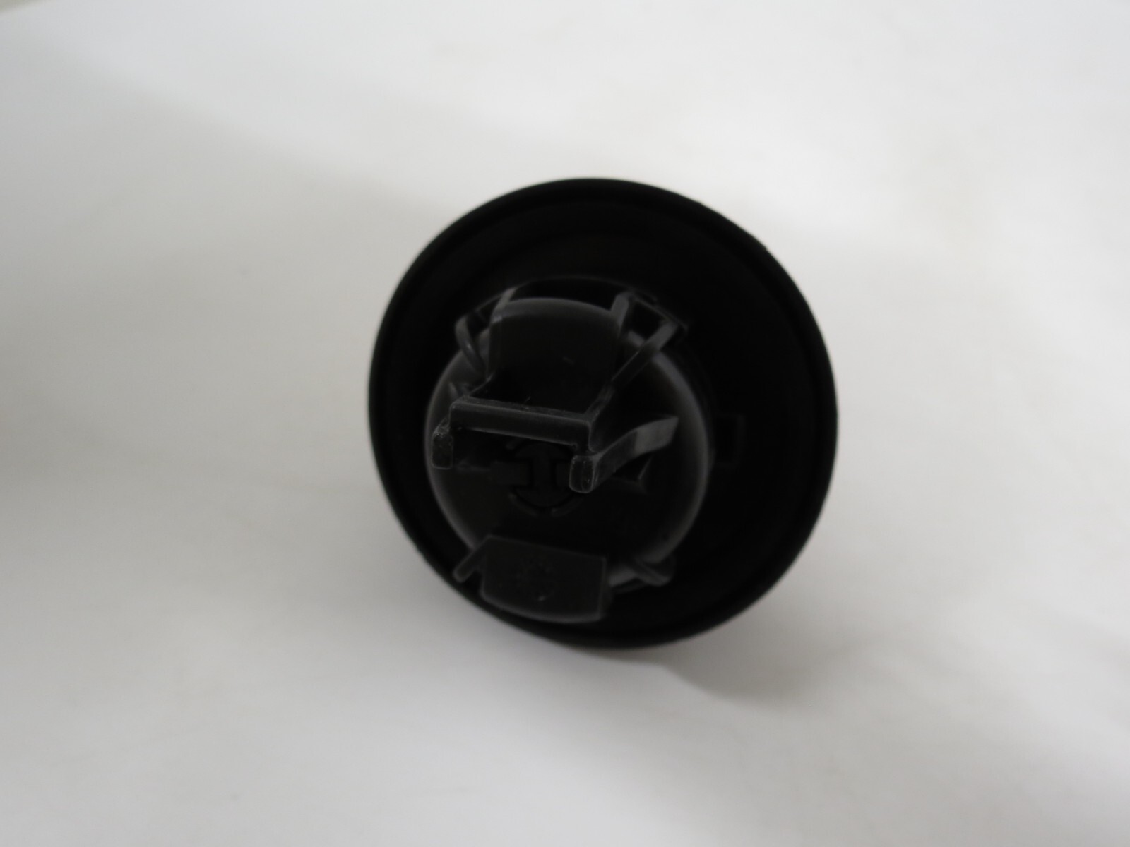 Genuine Citroen C3 DS3 C8 (2009-2016) Fuel Filler Cap + Locking Key Matte Black - Image 3