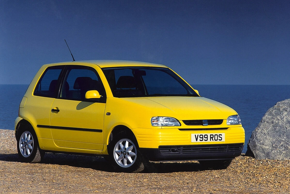 VW Lupo 6X Seat Arosa 6H (97 - 05) Left Side Manual Short Door Mirror Solid Red - Image 2