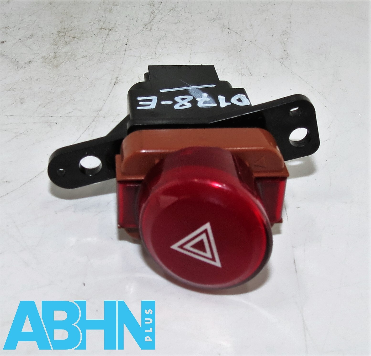 Honda Civic VIII MK8 /2005-2011 Flasher Hazard Warning Light Switch M30576 5-Pin - Image 3