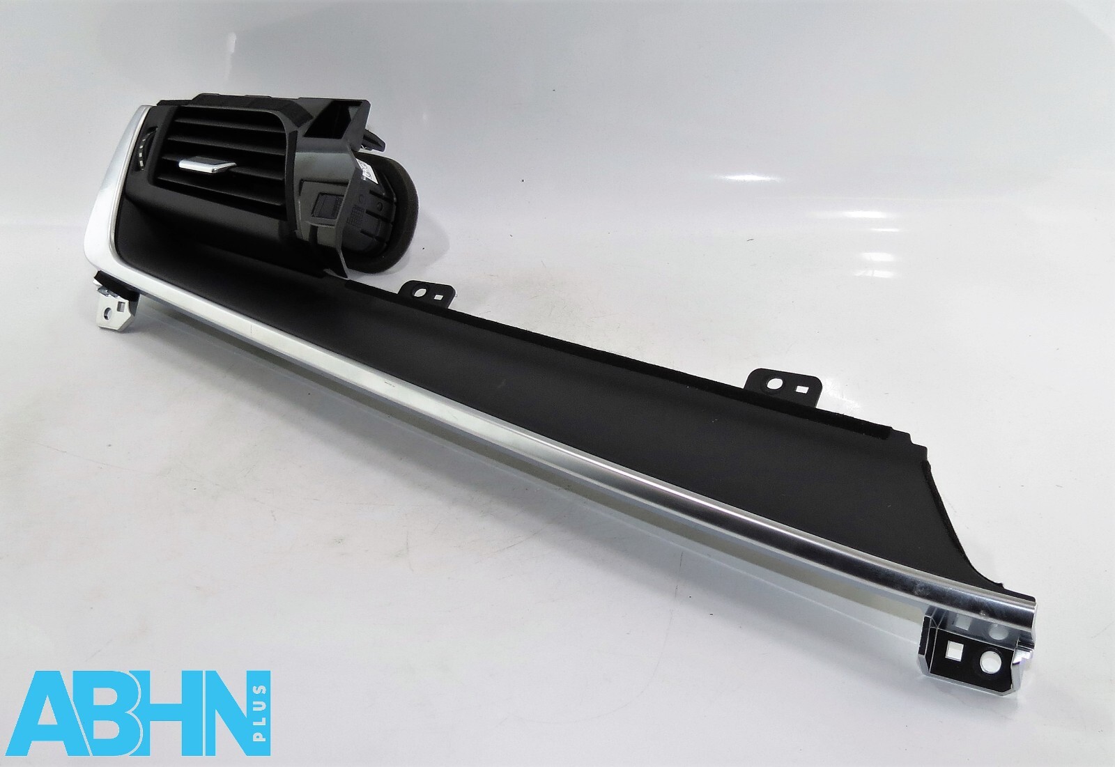 684116UA2A Nissan Qashqai J12 Genuine Left Side/ Passenger Side Air Vent Trim - Image 5