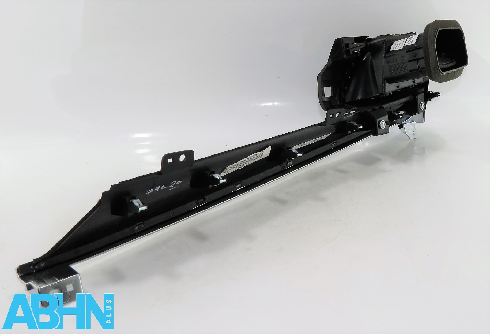 684116UA2A Nissan Qashqai J12 Genuine Left Side/ Passenger Side Air Vent Trim - Image 6