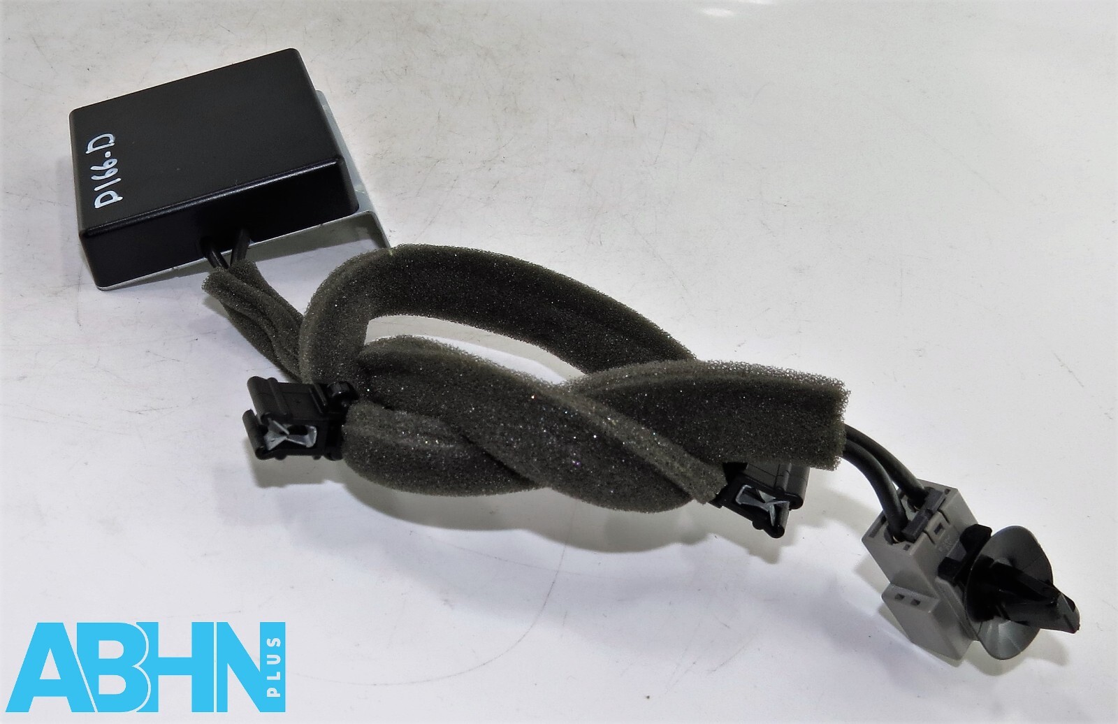 282126UA2B Nissan Qashqai J12 Genuine Aerial Frequency Antenna Amplifier Unit - Image 2