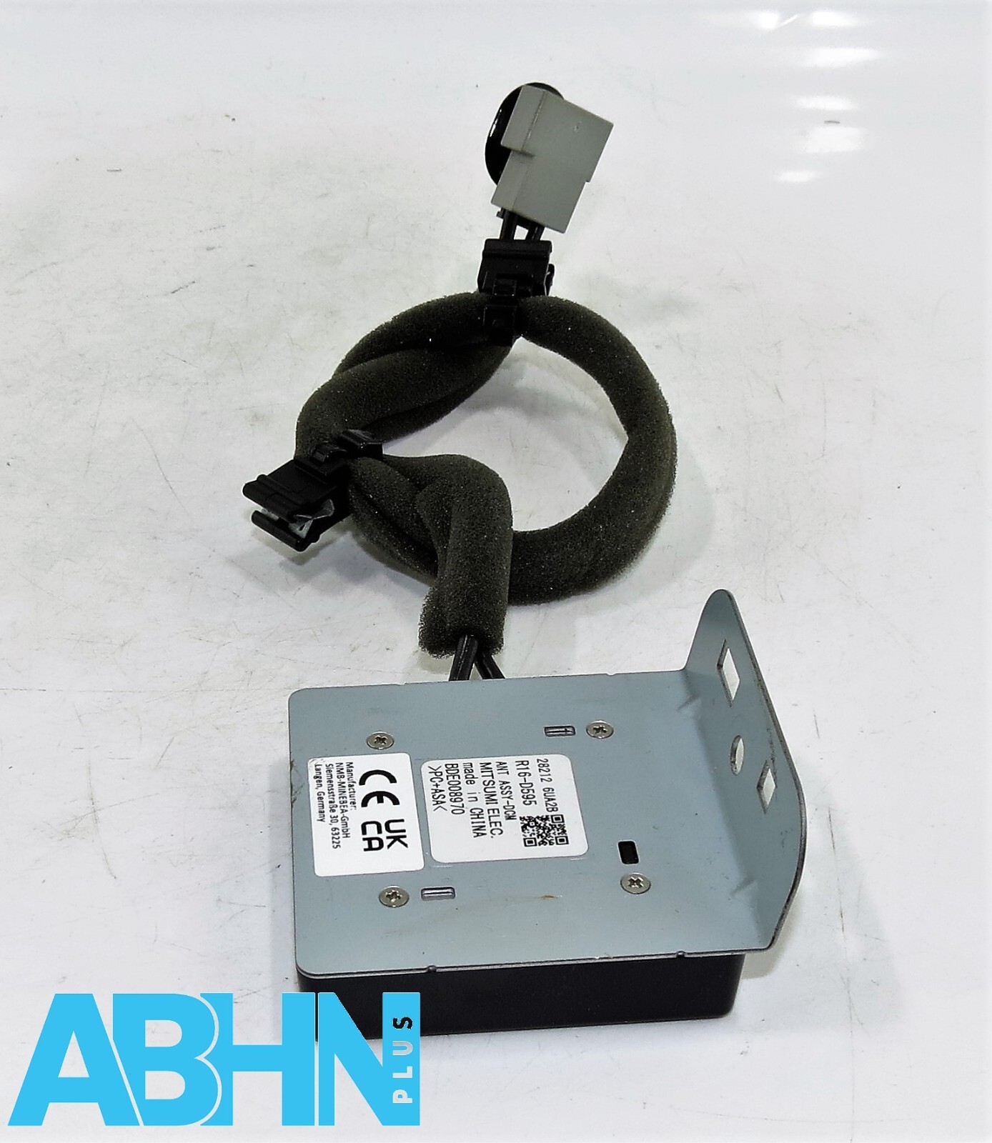 282126UA2B Nissan Qashqai J12 Genuine Aerial Frequency Antenna Amplifier Unit - Image 3