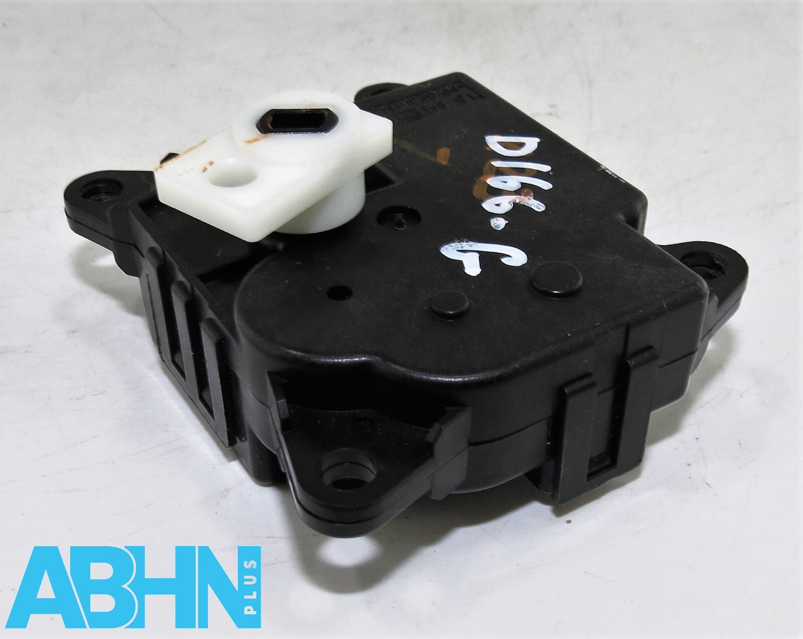 277316UA0A Nissan Qashqai J12 Genuine Electric A/C Heater Flap Actuator Motor - Image 2