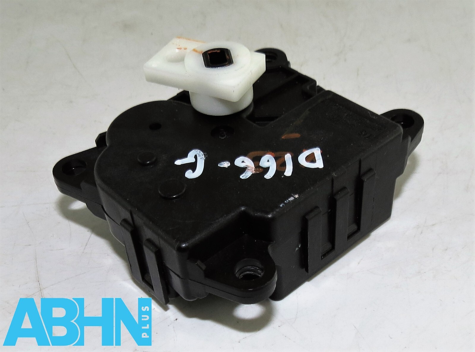 277316UA0A Nissan Qashqai J12 Genuine Electric A/C Heater Flap Actuator Motor - Image 6