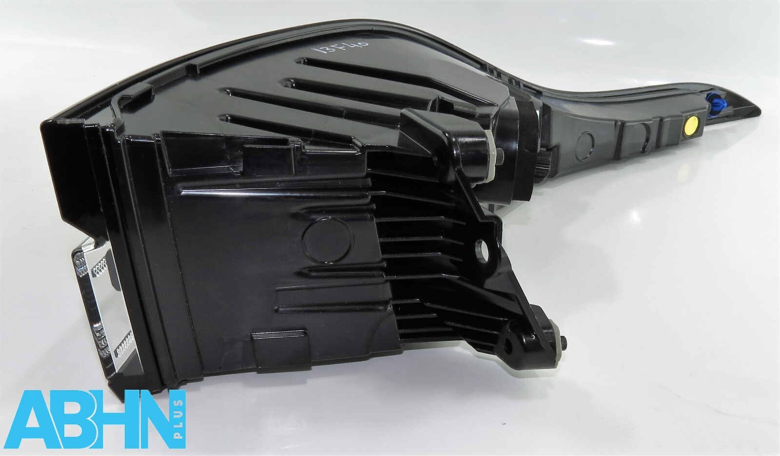 R8D2-13404-AC LR Range Rover Evoque L551 (2024) Right Rear Body Outer Light Assy - Image 7