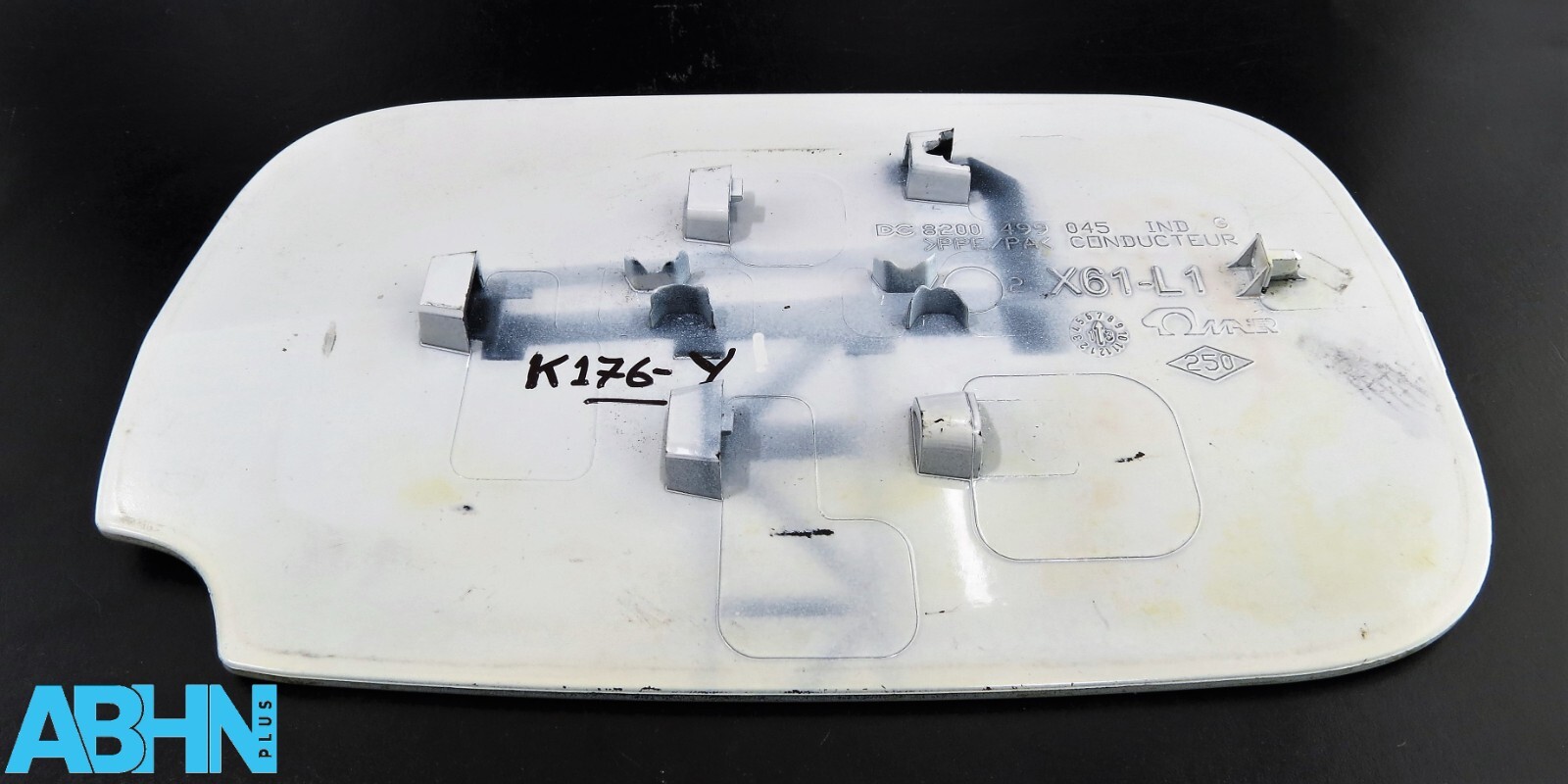 Renault Kangoo MK2 (08-18) Fuel Filler Flap Cover 8200499045 Solid White X61-L1 - Image 7