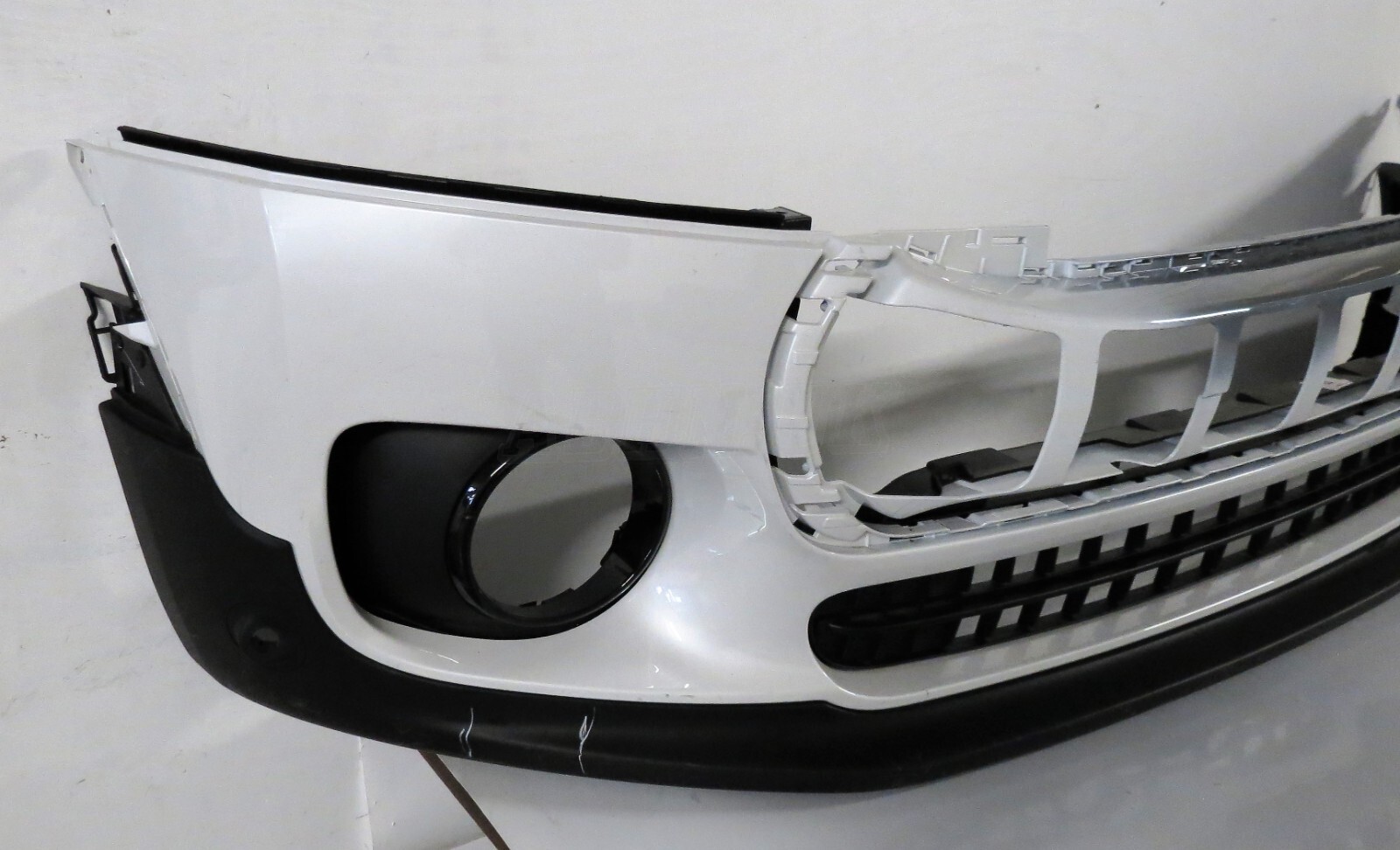 Mini Clubman Mini One F54 LCi2 2014-19 Front Bumper Fog PDC Nanuq White - Image 4