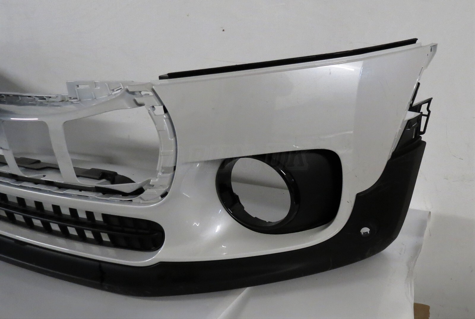 Mini Clubman Mini One F54 LCi2 2014-19 Front Bumper Fog PDC Nanuq White - Image 5