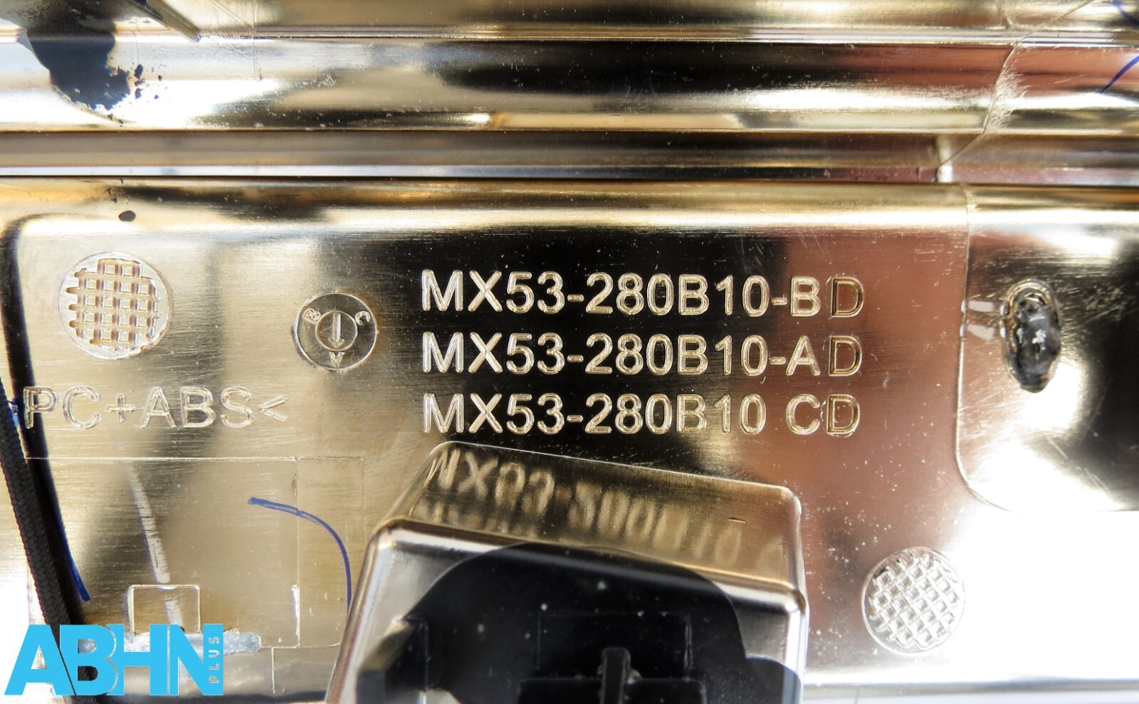 MX53-280B10-AD Jaguar F-Type Genuine Right Side Wing Fender Vent Grill Chrome - Image 9