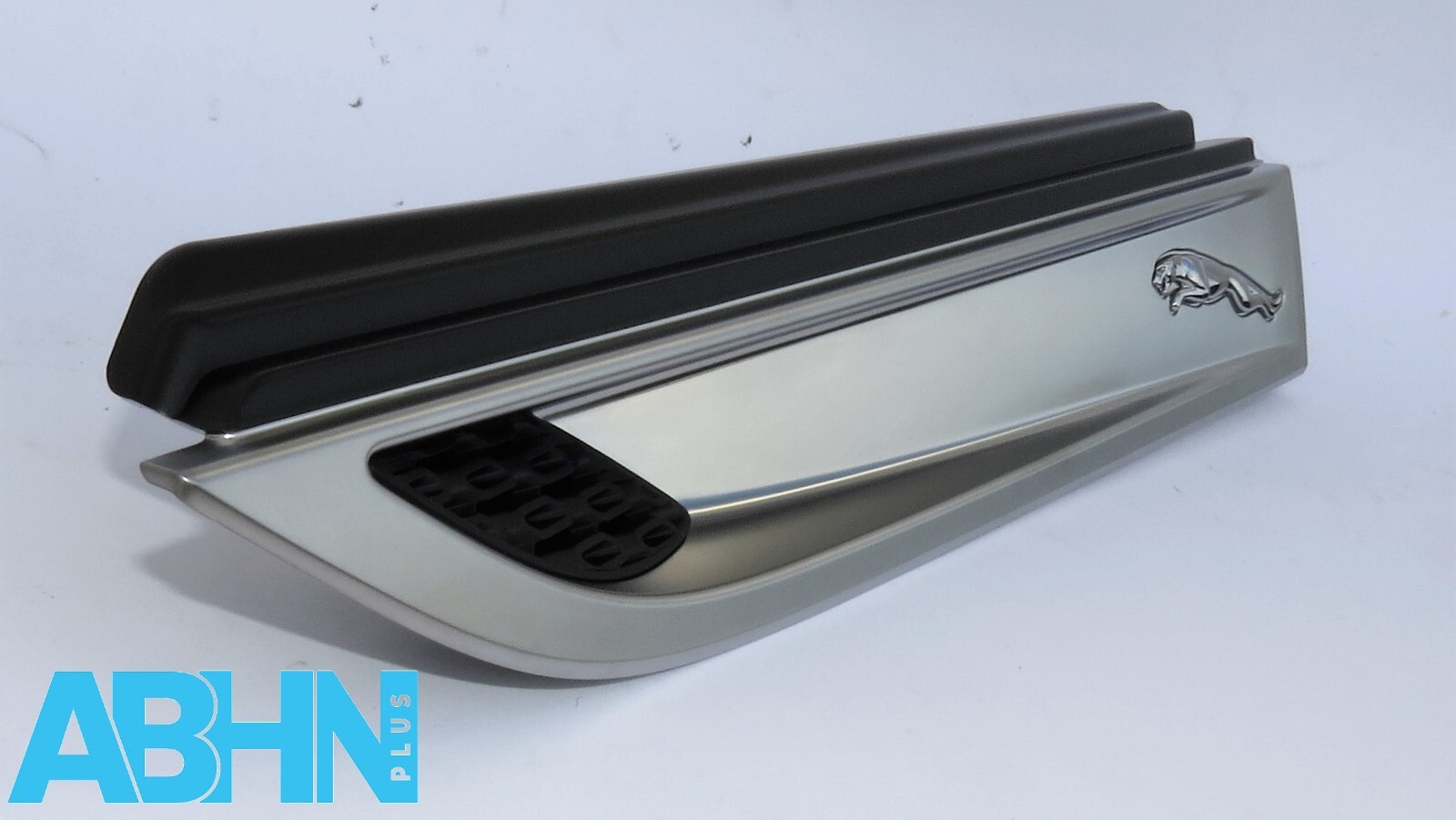 MX53-280B11-AD Jaguar F-Type X152 Genuine Left Side Wing Fender Vent Grill Chrom - Image 4