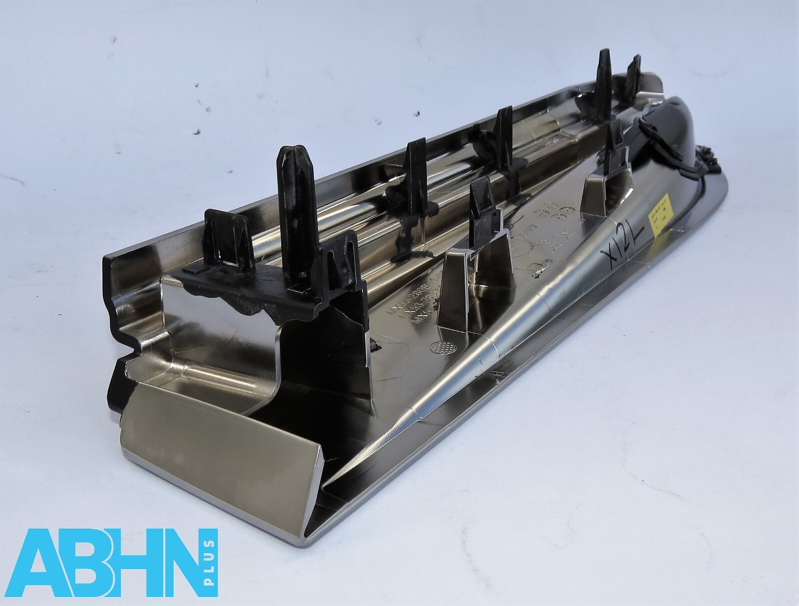 MX53-280B11-AD Jaguar F-Type X152 Genuine Left Side Wing Fender Vent Grill Chrom - Image 5