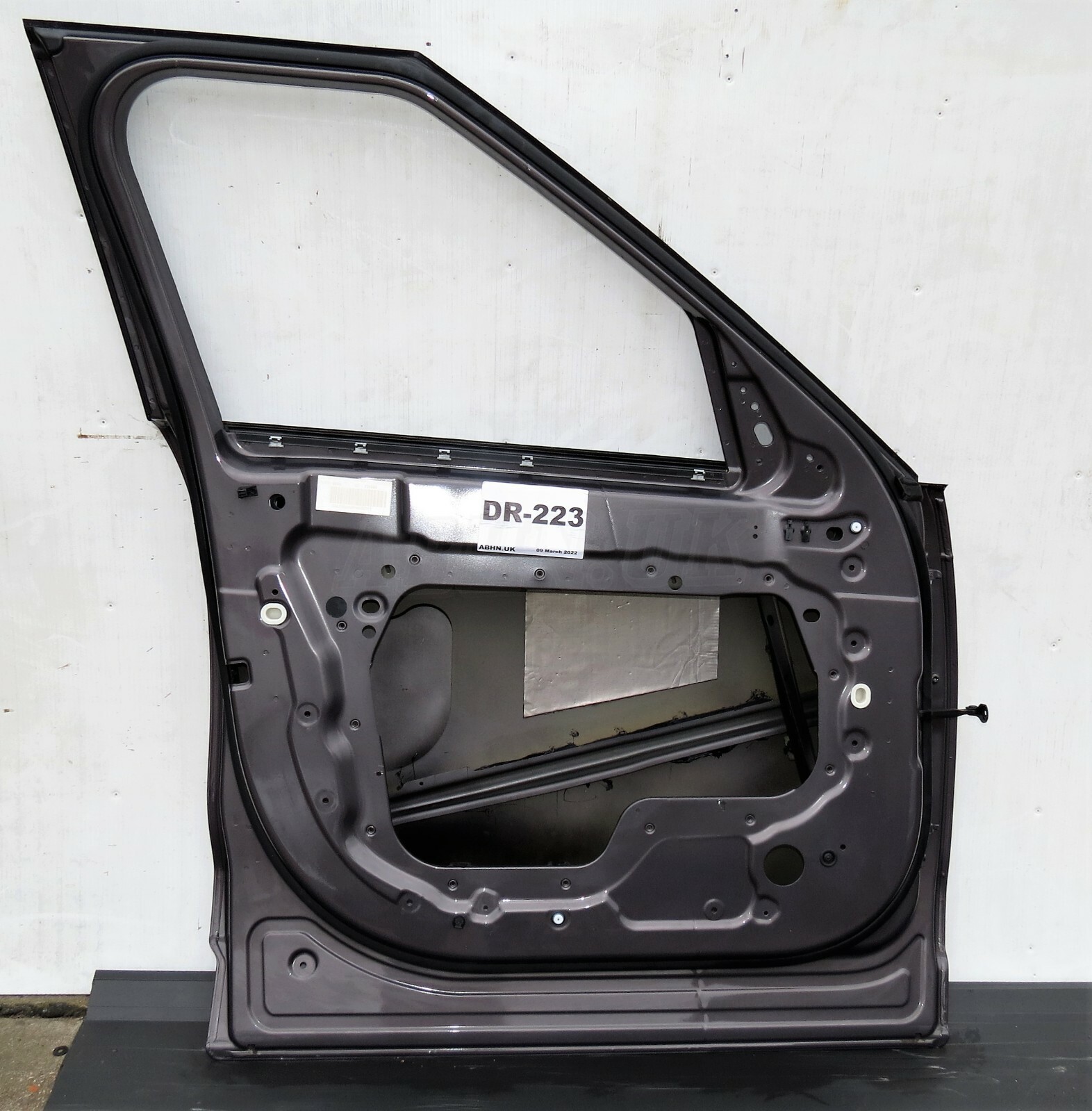 Land Rover Discovery 5/ V Genuine Left LH Side Bare Door Panel Dark Grey Met - Image 7