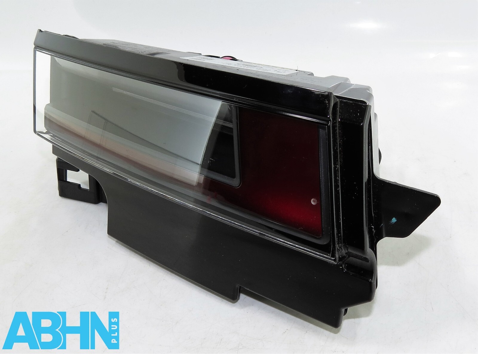 R8D213A421AD Range Rover Evoque L551 2024 Genuine Rear Left Tailgate Light BA RW - Image 7