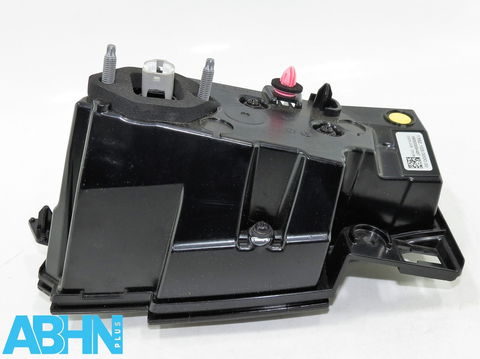 R8D213A421AD Range Rover Evoque L551 2024 Genuine Rear Left Tailgate Light BA RW - Image 9