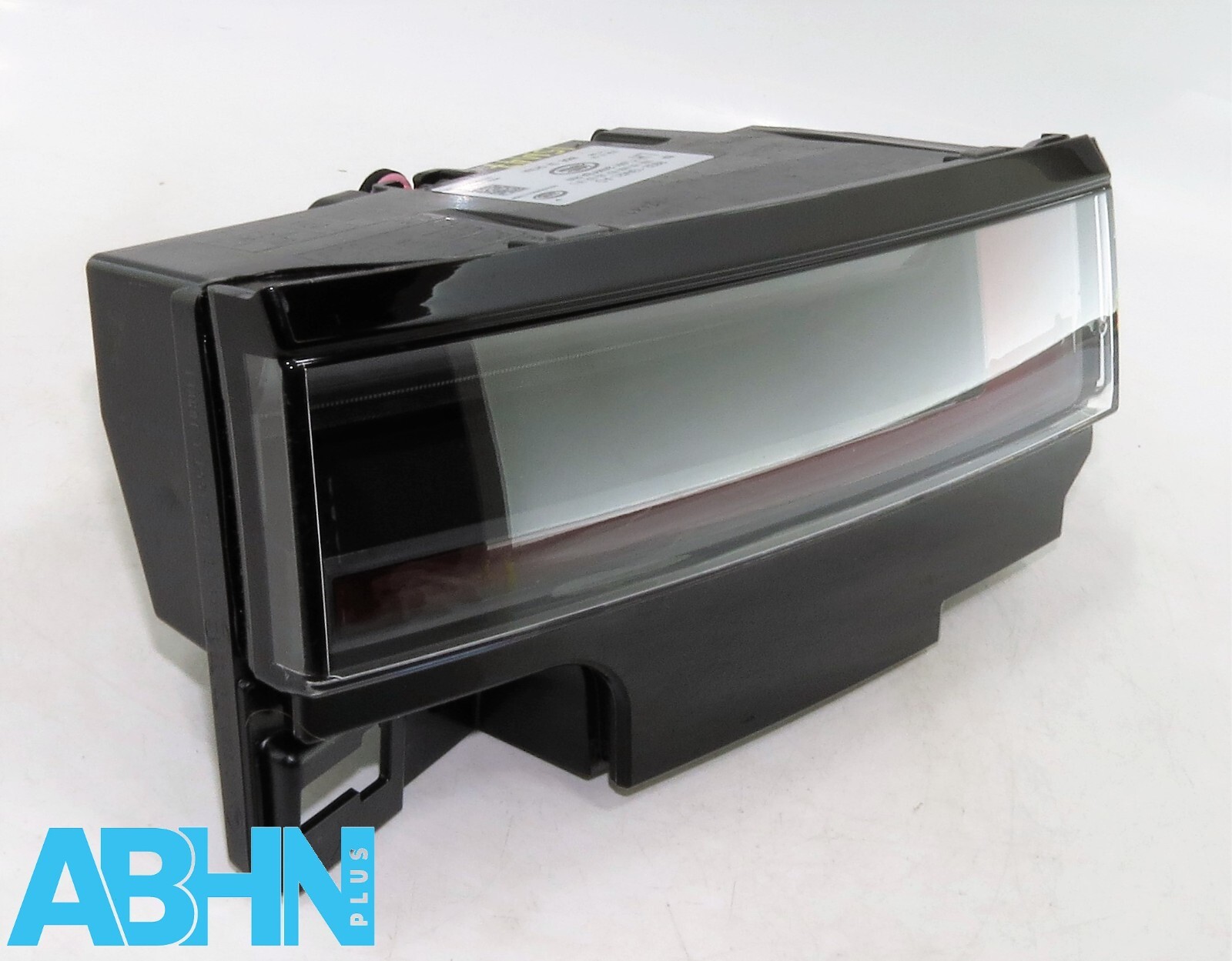 R8D213A421AD Range Rover Evoque L551 24 Genuine Rear Left Tailgate Light BA RW 8 - Image 4
