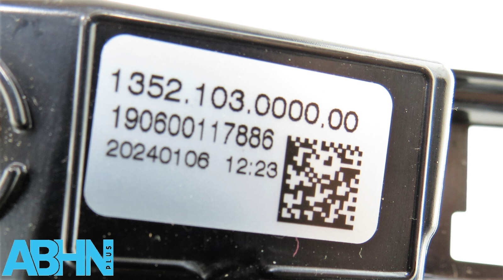 R8D213A421AD Range Rover Evoque L551 24 Genuine Rear Left Tailgate Light BA RW 8 - Image 9