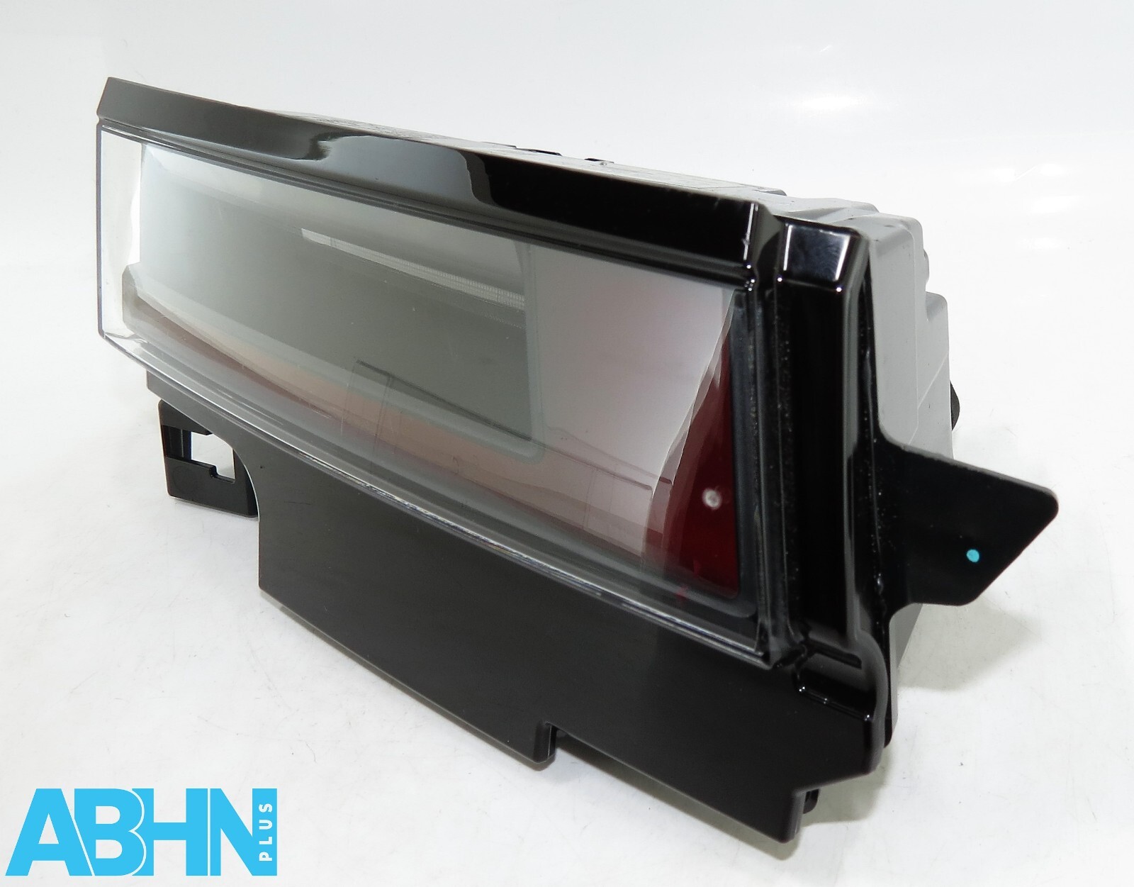 R8D213A421AD Range Rover Evoque L551 24 Genuine Rear Left Tailgate Light BA RW 4 - Image 6
