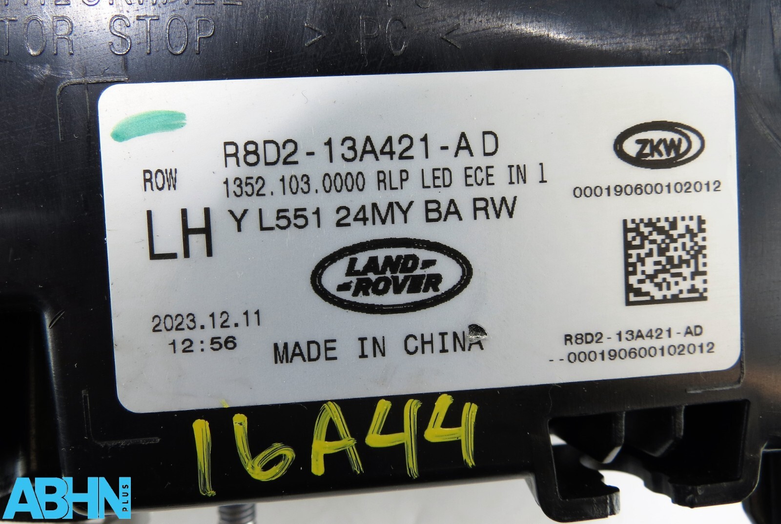 R8D213A421AD Range Rover Evoque L551 24 Genuine Rear Left Tailgate Light BA RW 4 - Image 9