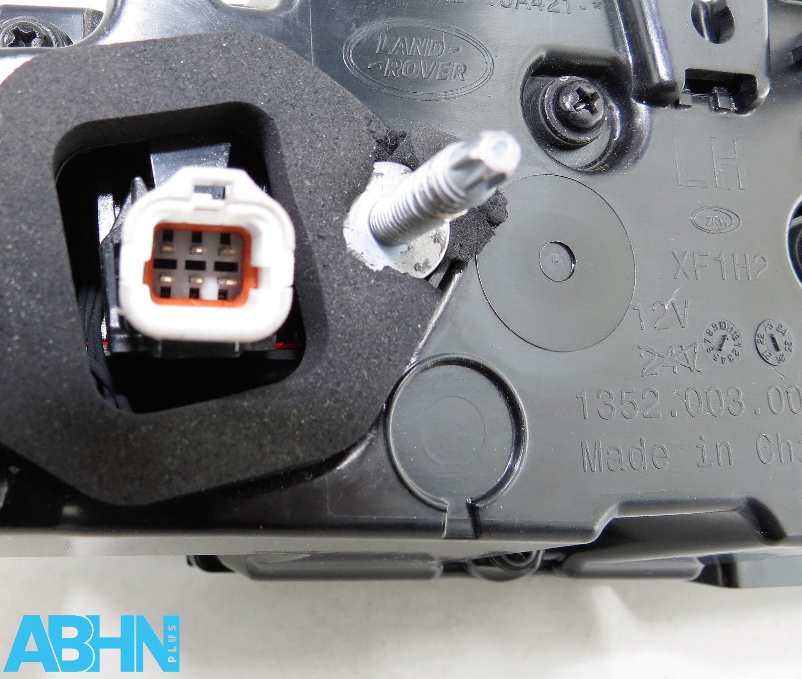 R8D213A421AD Range Rover Evoque L551 24 Genuine Rear Left Tailgate Light BA RW 4 - Image 10