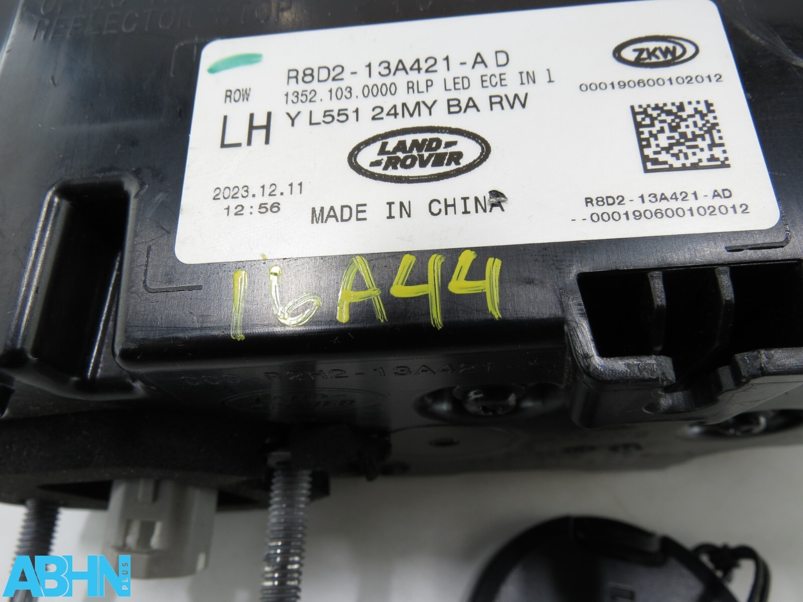 R8D213A421AD Range Rover Evoque L551 24 Genuine Rear Left Tailgate Light BA RW 4 - Image 12