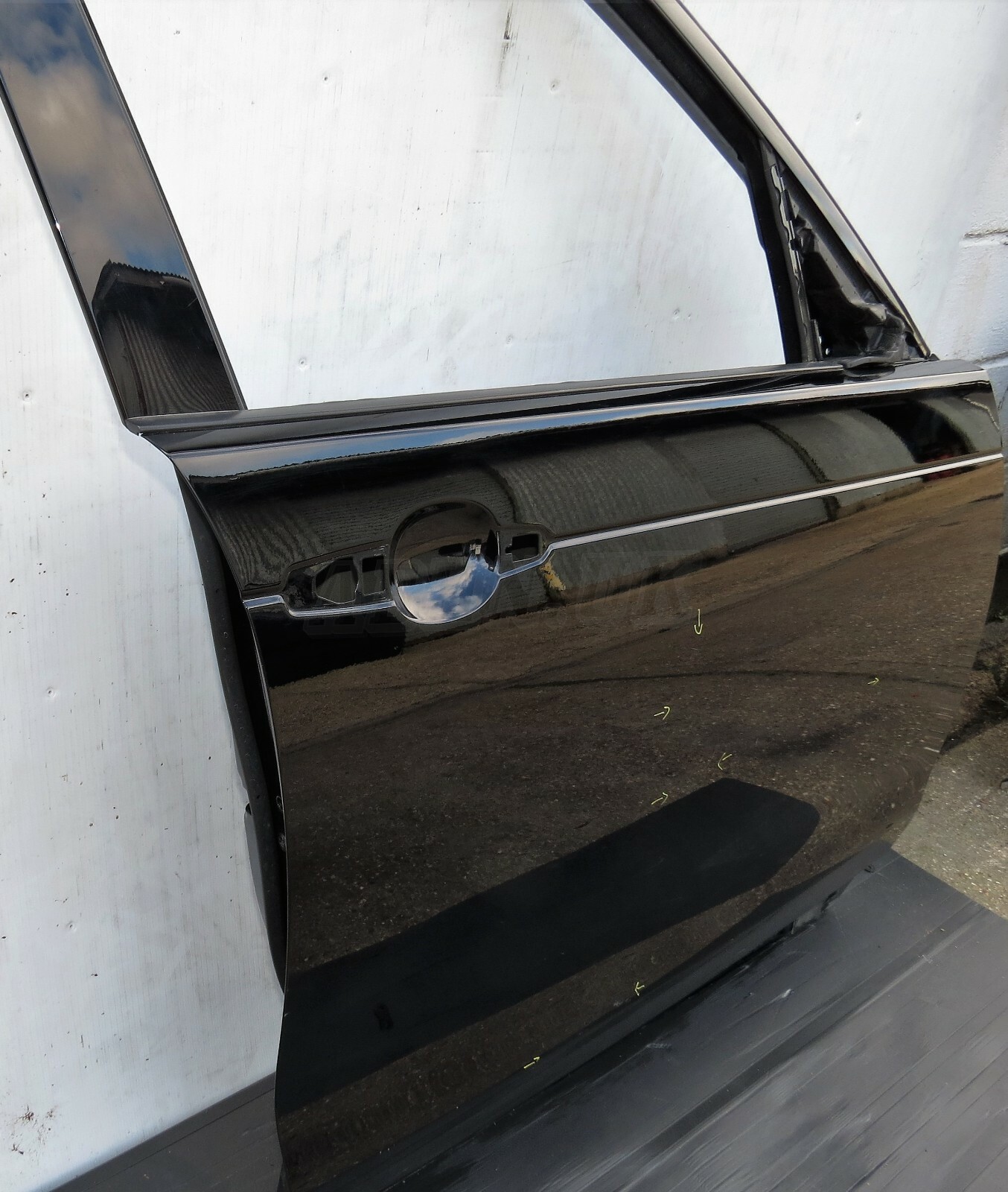 Land Rover Discovery 5 L462 Genuine Right RH Side Bare Door Panel Narvik Black - Image 3