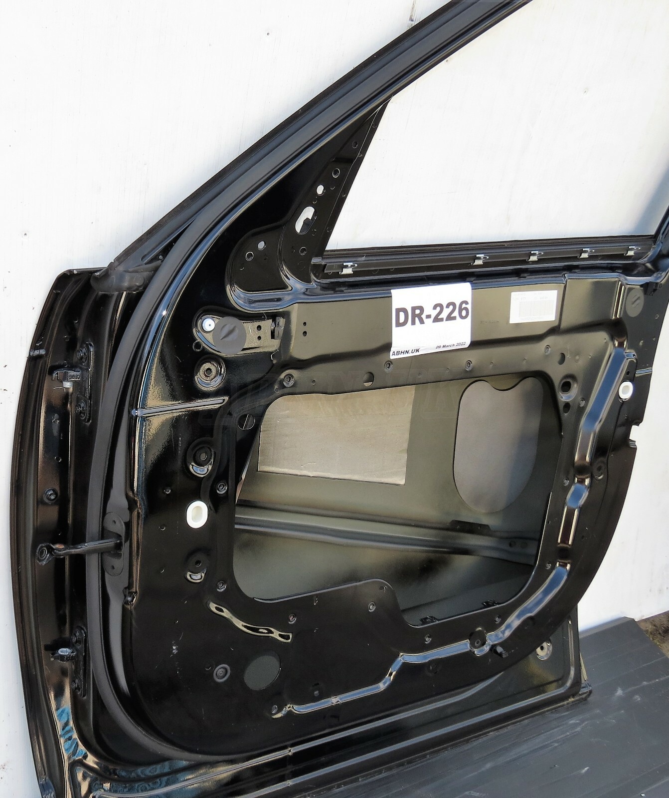 Land Rover Discovery 5 L462 Genuine Right RH Side Bare Door Panel Narvik Black - Image 8